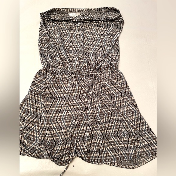 🦋3 for $21 🦋 Elan Beach sleeveless Large Romper. Elasticized at top & waist. - Picture 1 of 7